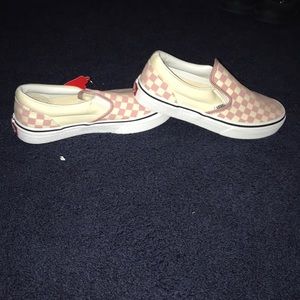 pink vans checkered shoes